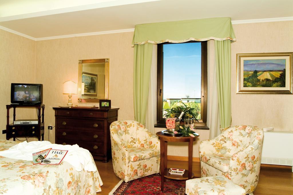 Balletti Palace Hotel Viterbo Pokoj fotografie